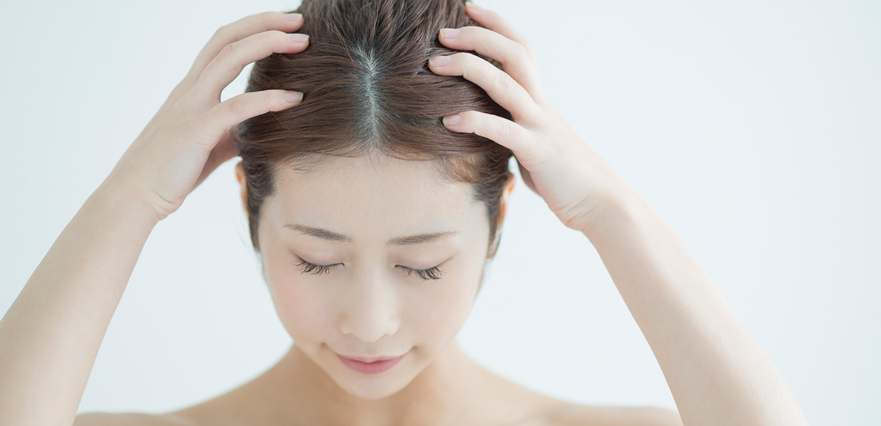 くせ毛さんにこそやってほしい頭皮 ヘアケア くせ毛が気になる女性のためのヘアケア情報サイト くせ毛labo By プロカリテ